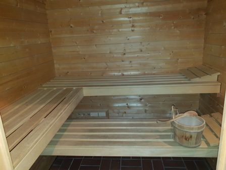 Sauna mit 3 Bänken